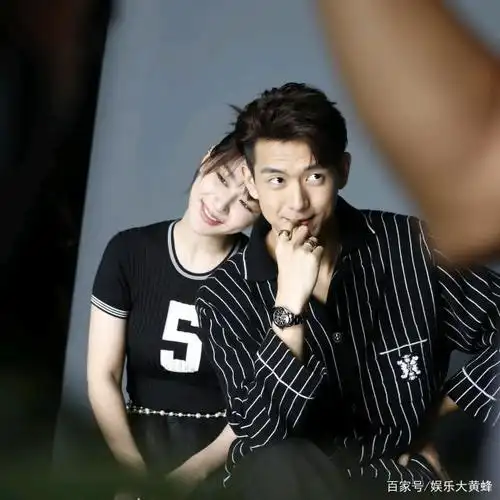 原来杨紫和李现的合照这么甜,这样的"童颜夫妇"太有cp感了