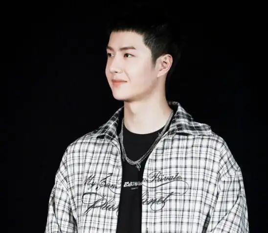 王一博的发型想做就做寸头干练清爽要做就做到行业前列