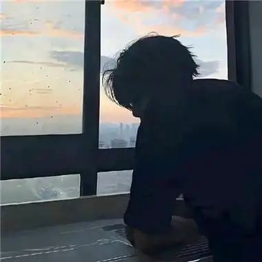 一组很成熟又超有气质的好看男生头像