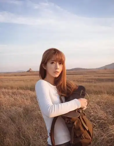 新一期的"韩国第一美少女"yurisa生活照来了