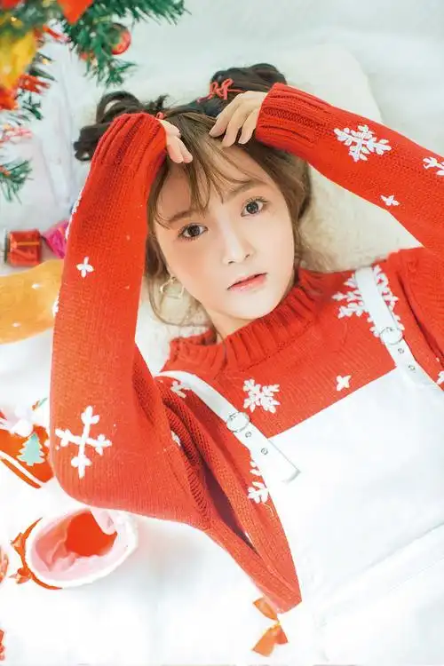 清纯女孩圣诞主题养眼迷人的写真图片