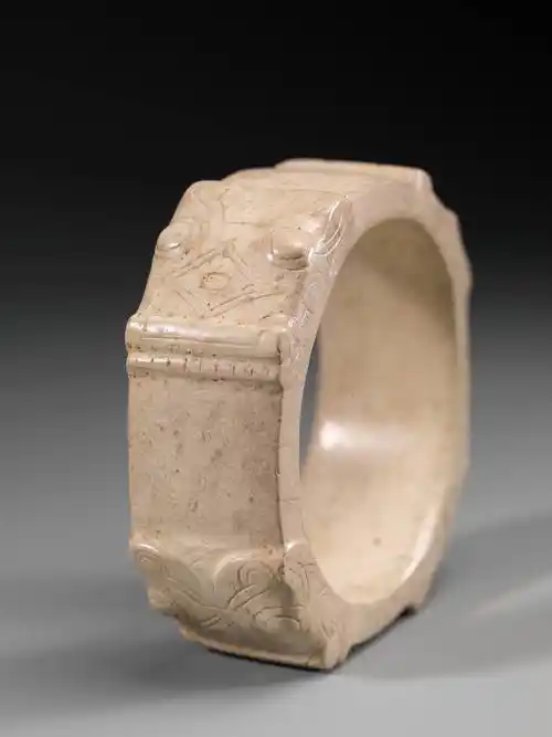 听文物讲故事|二月二,良渚玉镯看"龙头"_遗址_玉器_瑶山