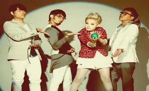 45岁婚姻成谜,说子宫可以不要的范晓萱,午夜梦回时可懊恼过