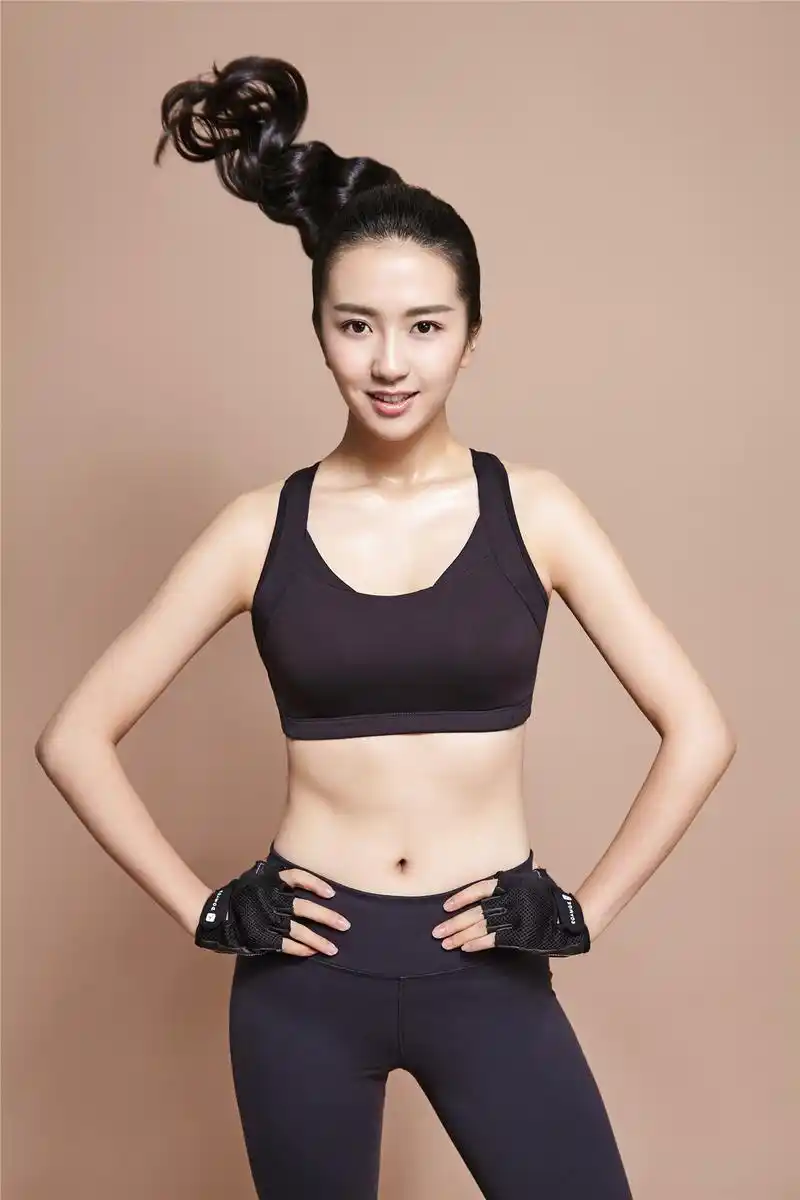 > 许龄月图片(4/4)