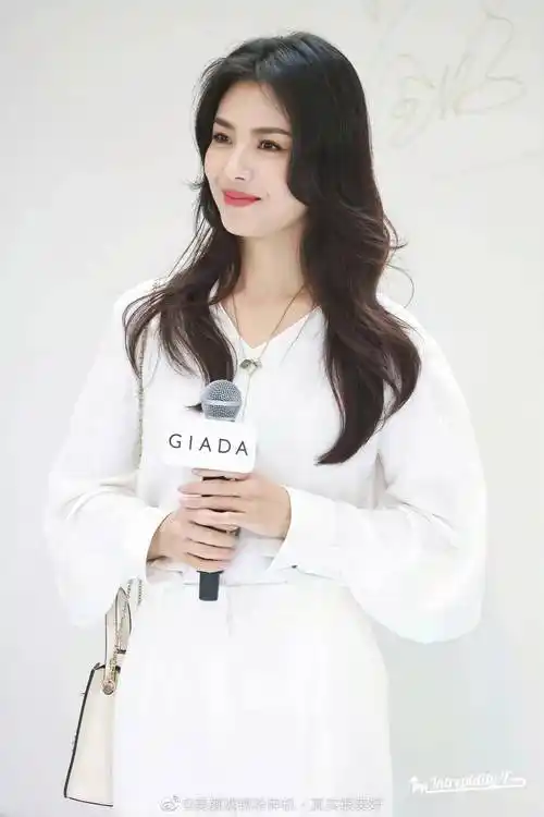 刘涛近照生图来喽,她应该是最会美丽的女艺人了吧?状态很好!