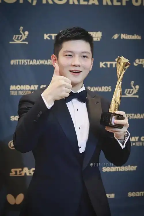 花季少年樊振东正装合集