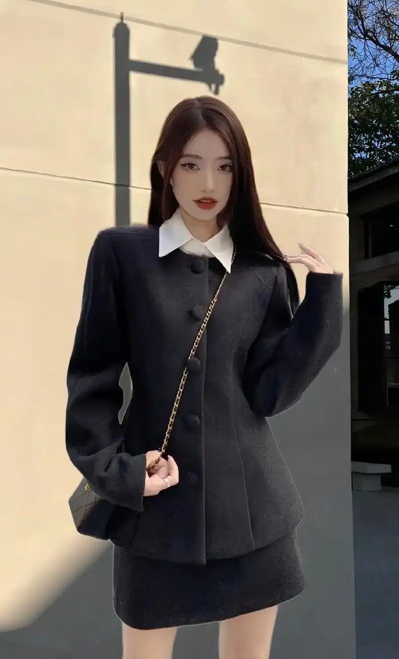 公主们,安利这件韩系高级感气质搭配一整套黑色西装式加厚呢子大 - 抖