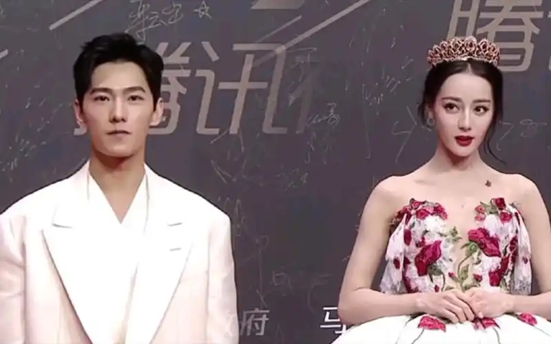 【迪丽热巴杨洋星光大赏】这两位颜值我绝了!