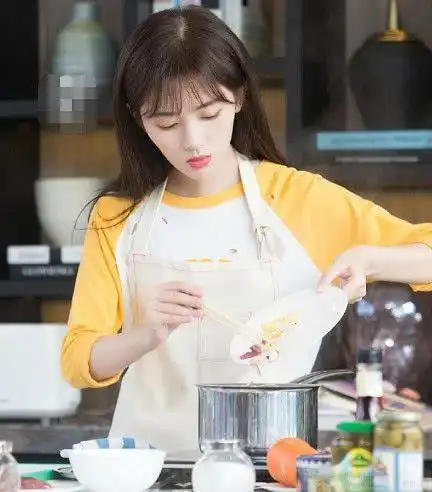 鞠婧祎吃火锅常会点的菜90后不爱吃网友身材好是有道理的