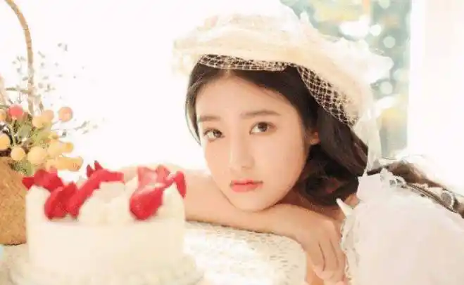 林青霞女儿终于长大,颜值如同母亲复制,网友:不枉费等这么多年_柴蔚