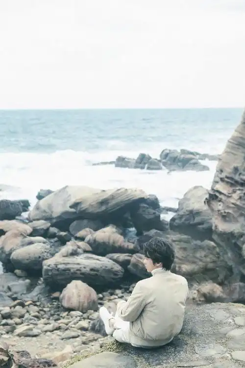 李易峰#来个人给本攻拍个背影,我要坐他边上