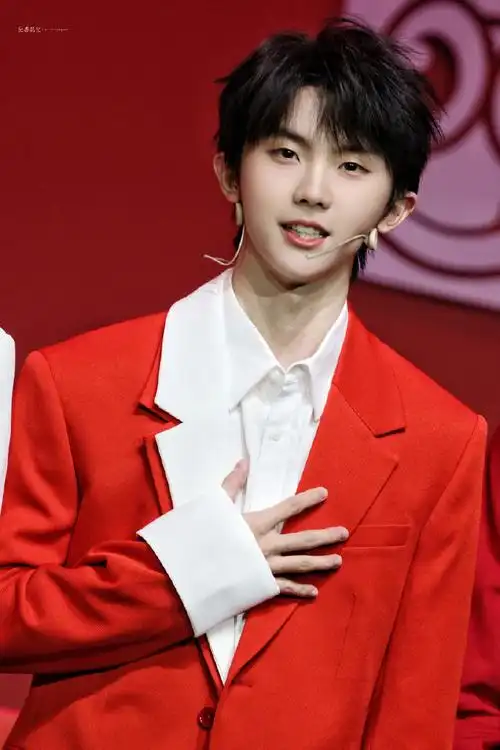 马嘉祺来伊份品牌代言人