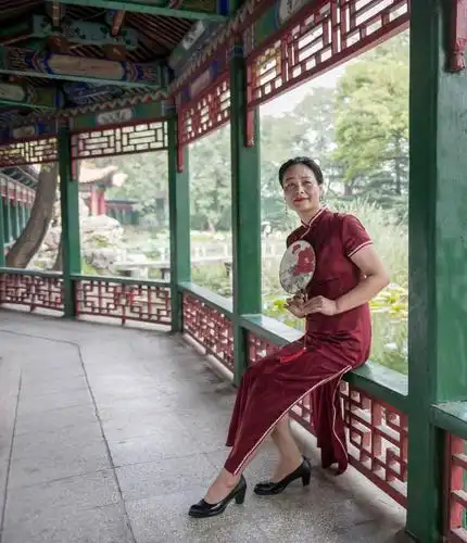 其它 旗袍风韵 写美篇摄影/后期:郝锦山 地点:南山公园 时间:2020年8