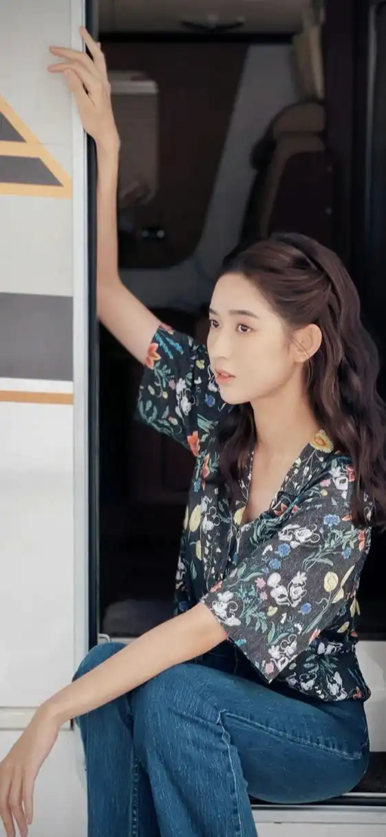 王玉雯牛仔裤大长腿