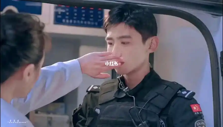 呜呜呜白敬亭军装真的太可了