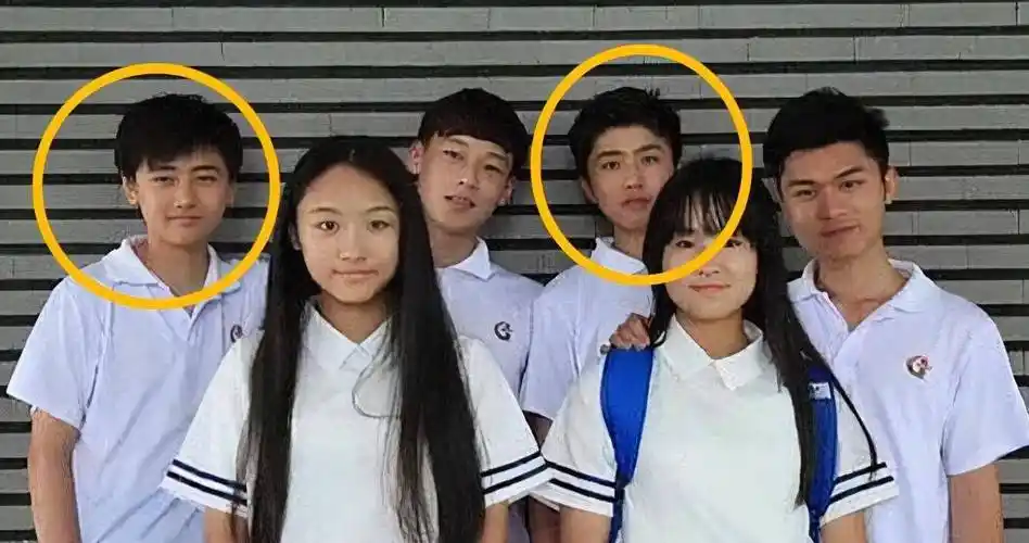 蔡徐坤焉栩嘉关系变化史:小学玩伴出道互动亲密,如今却渐行渐远_时候