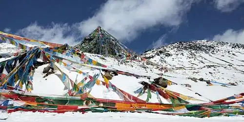 色季拉山口海拔4720米,是林芝海拔最高的地方