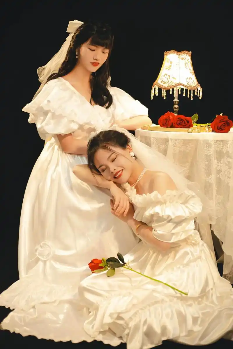 新鲜出炉的闺蜜照.这大概就是最快乐的时光吧!双向奔赴的友情 - 抖音