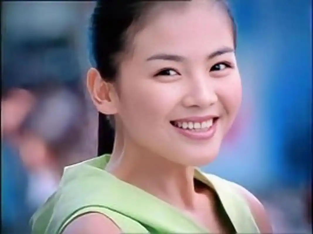 年轻时的刘涛可以说是纯天然美女,美得让人心动