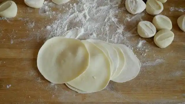 包饺子达人三分钟擀饺子皮280多个,家里来多少客人都不怕!