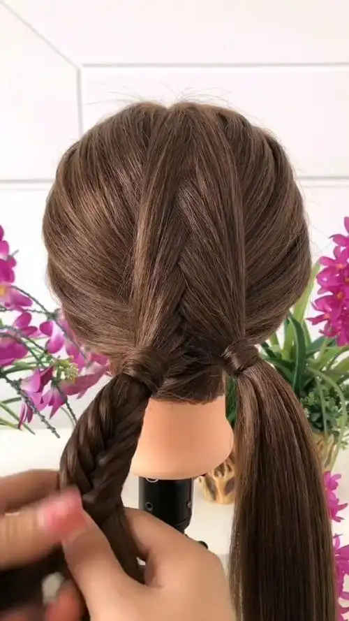 这样编的发型大人小孩都很喜欢,非常漂亮哦!