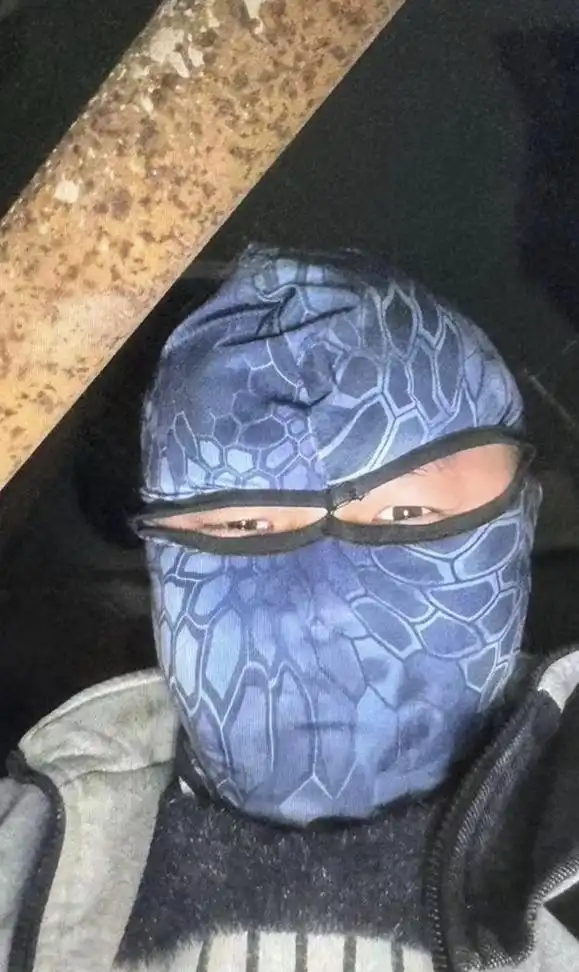 "蒙面男"盗窃工地屡次得手,现场自拍留念被抓