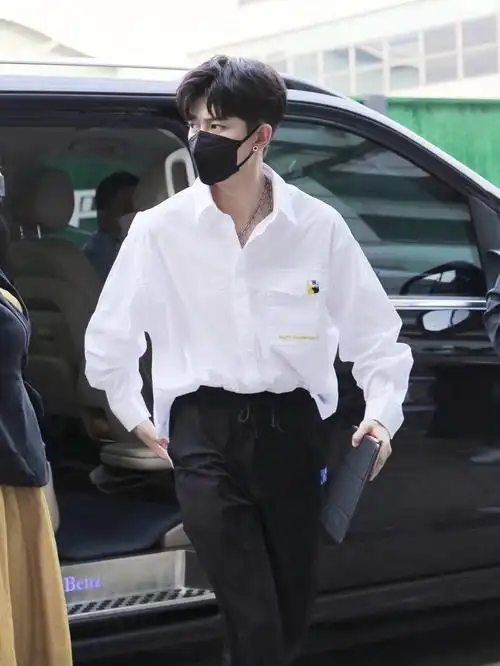 任嘉伦rjl太喜欢口罩伦了我