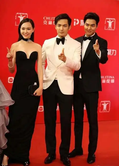 娱乐圈里多数明星的身高都不够真实但钟汉良183的身高绝对真