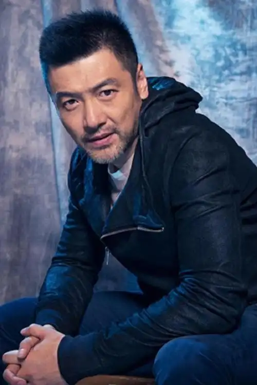 也有一些大叔,非常的优秀与帅气,今天要说的就是这样一位"大叔型"演员