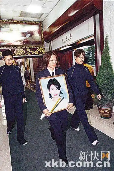 叶世荣结婚不请beyond兄弟 黄贯中等隔空送祝福