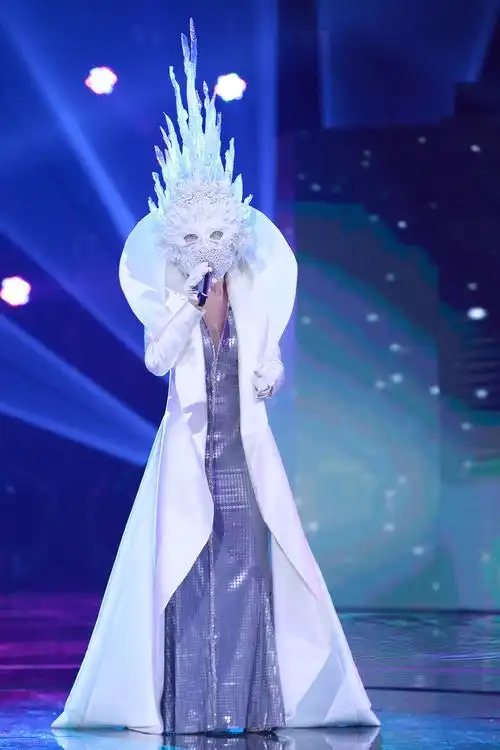 《蒙面唱将》猜评团继续发力 烧脑持续升级