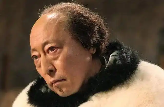 就好比之后他出演的《智取威虎山》中的大当家座山雕,又或者是《战狼