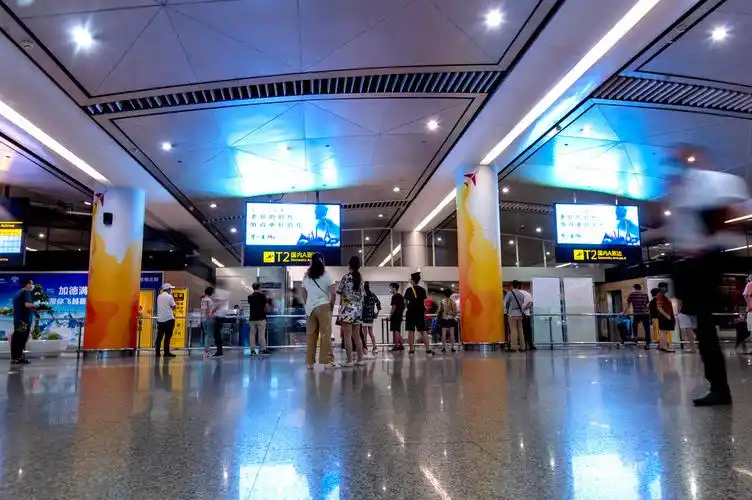 重庆江北机场丅3航站楼候机厅疫情之后日渐恢复人流