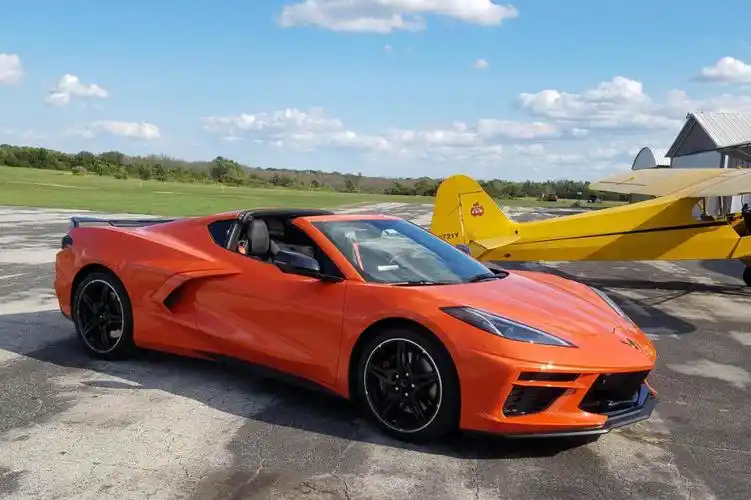 2020年雪佛兰克尔维特黄貂鱼敞篷版:穷人超跑的经典代表作