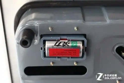 燃气灶底部的电池槽(使用1节1号电池)