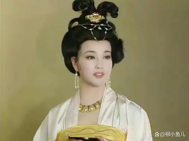 娱乐圈的女明星逃不开年龄这个话题,到了一定年纪,都会为年龄为自己的