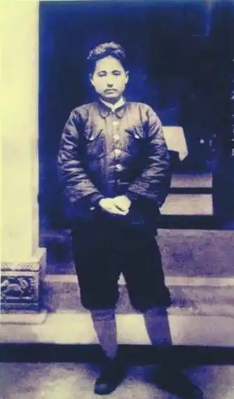 方志敏军装照,摄于被捕当日