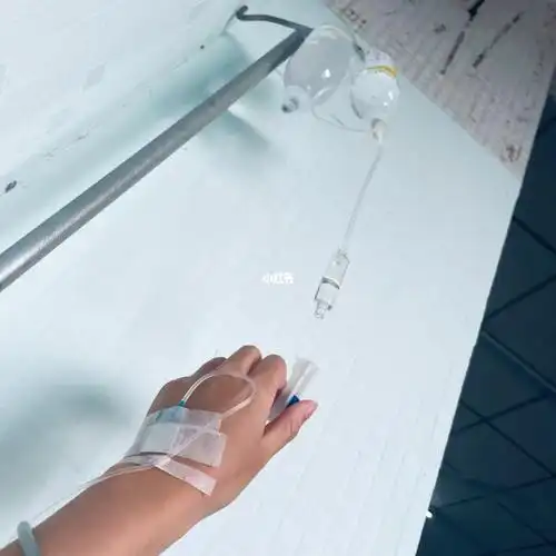 打吊瓶  我的孤独症值几分?一个人