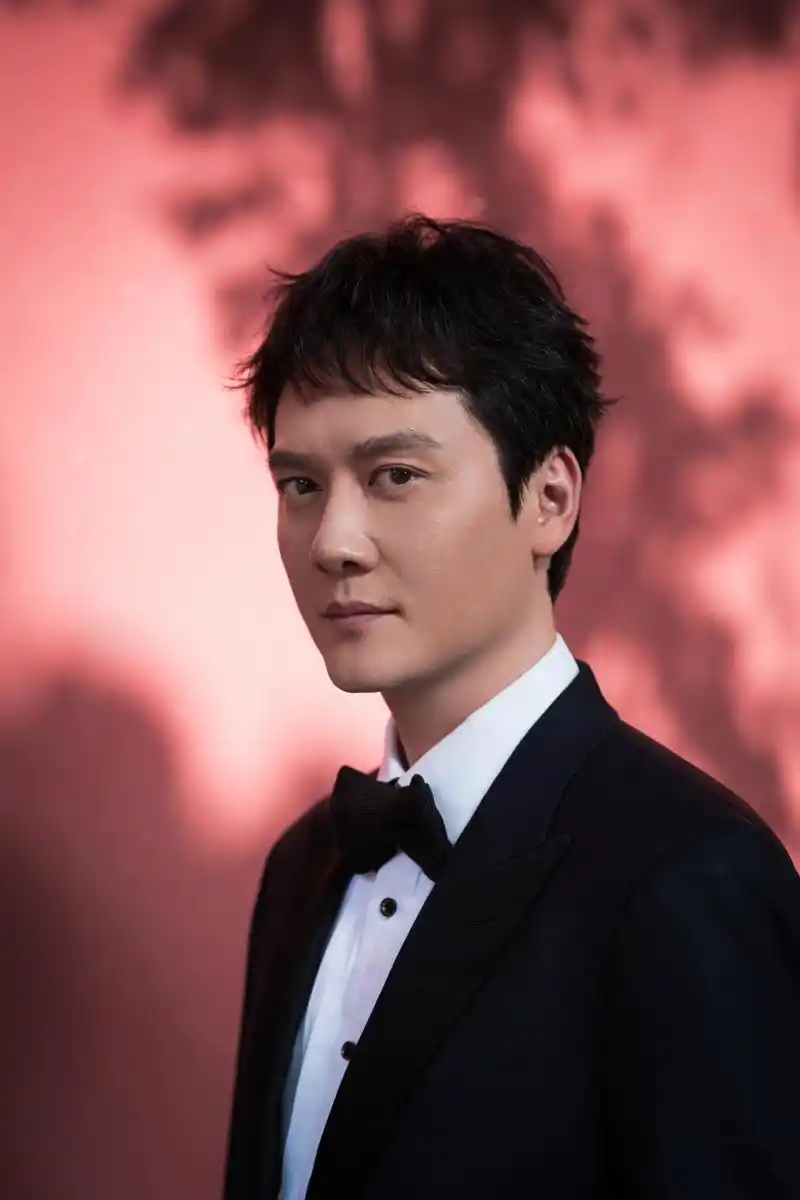 冯绍峰,亚洲影视周启动仪式 文明之光,银幕绽放 以演员之心,铸角色峰