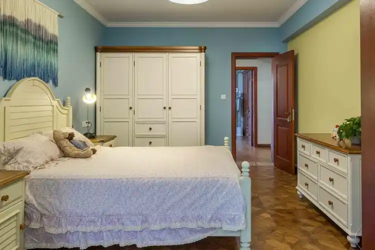 女儿房装修:卧室居住的主体不同,配色也有所不同.