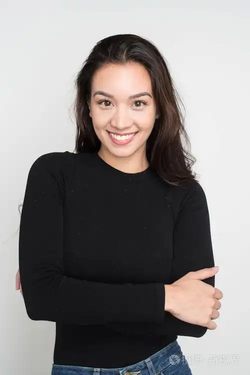 年轻妈妈的画像照片-正版商用图片1008x7-摄图新视界