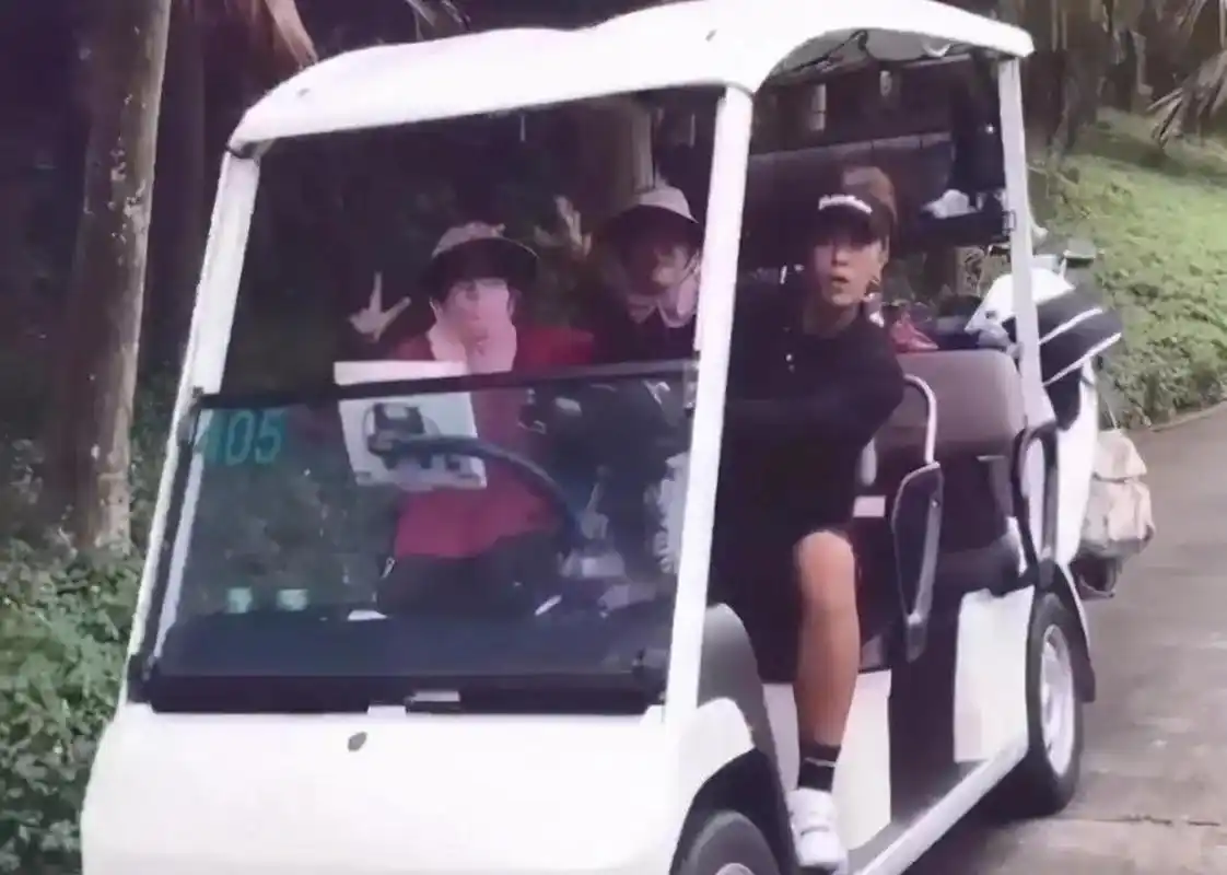 与罗志祥分手半年后,周扬青正式进入娱乐圈,与陈伟霆录s级综艺