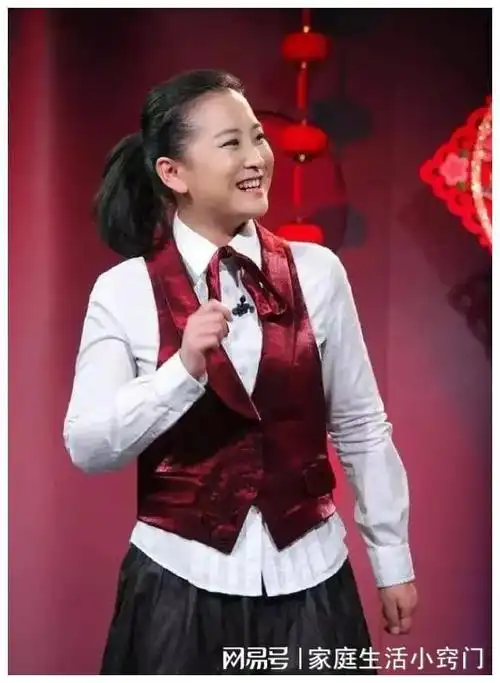 贾玲身高166体重210斤的贾玲谁要是说美那绝对是骗人这是我从李小萌