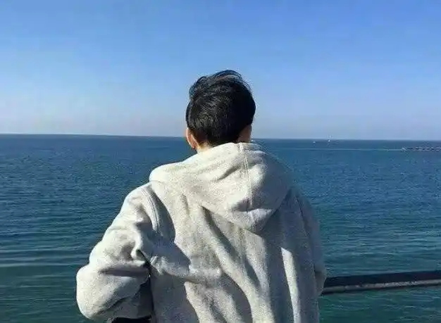 心理测试哪个男生的背影最吸引你测你会爱上哪种类型的男人