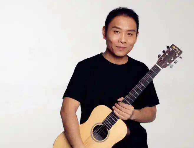 原创著名歌手祁隆遭遇前妻乐凡实名举报指控婚内出轨多次家暴自己