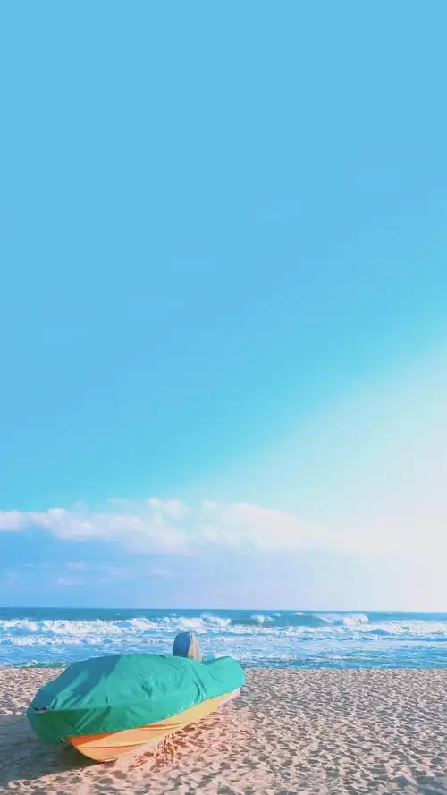 小清新浅蓝天空风景手机壁纸