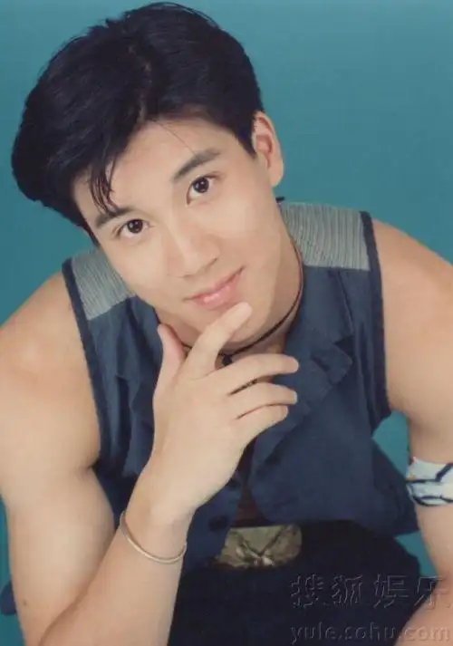 95年旧照首曝光 帅气阳光(组图)(3)_娱乐资讯_娱乐频道__中国青年网