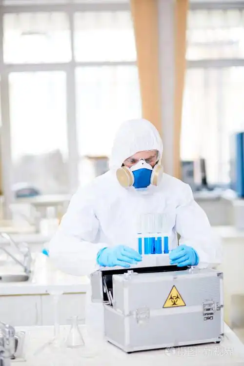 化学实验室有毒物质工作的当代科学家
