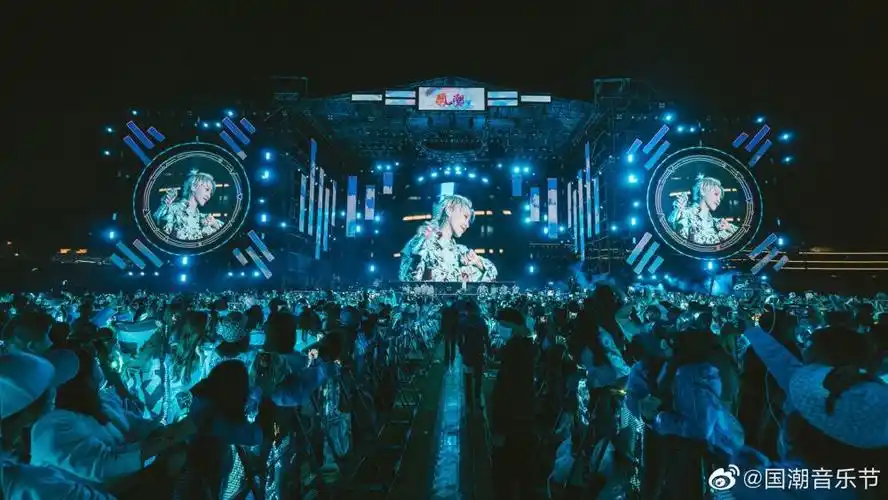 国潮音乐节成刘雨昕的小型歌友会,一片昕蓝海的背后是什么?_腾讯新闻