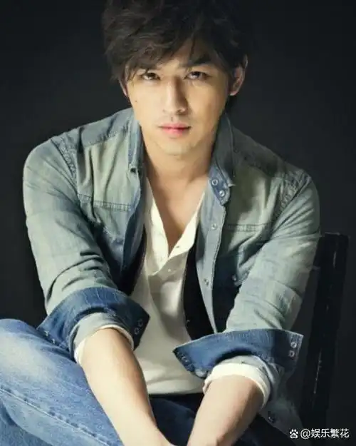 男星留胡子好像整容,陈柏霖更具男人魅力,陈晓看着稳重,博学